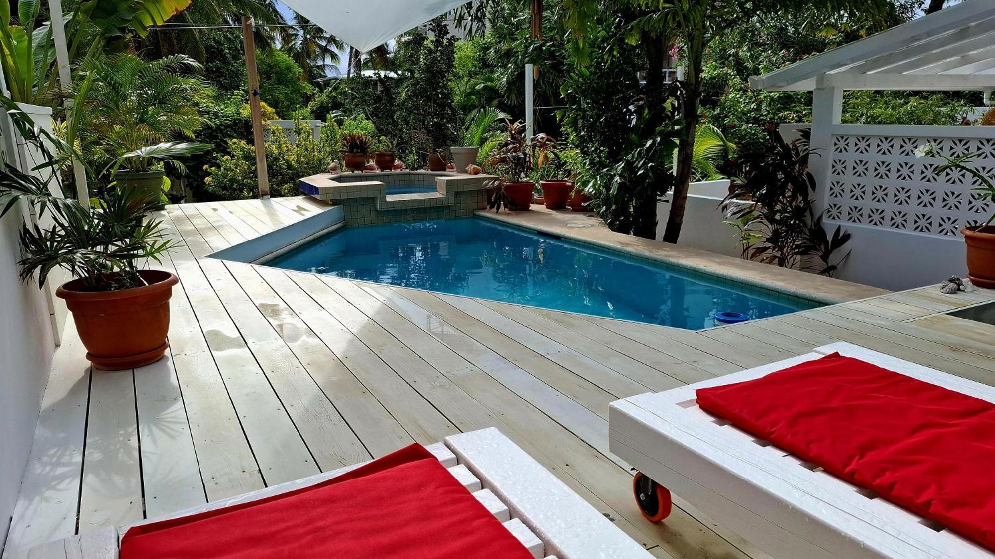 Amanda'S Place Green Studio - Pool And Tropical Garden 키코커 외부 사진